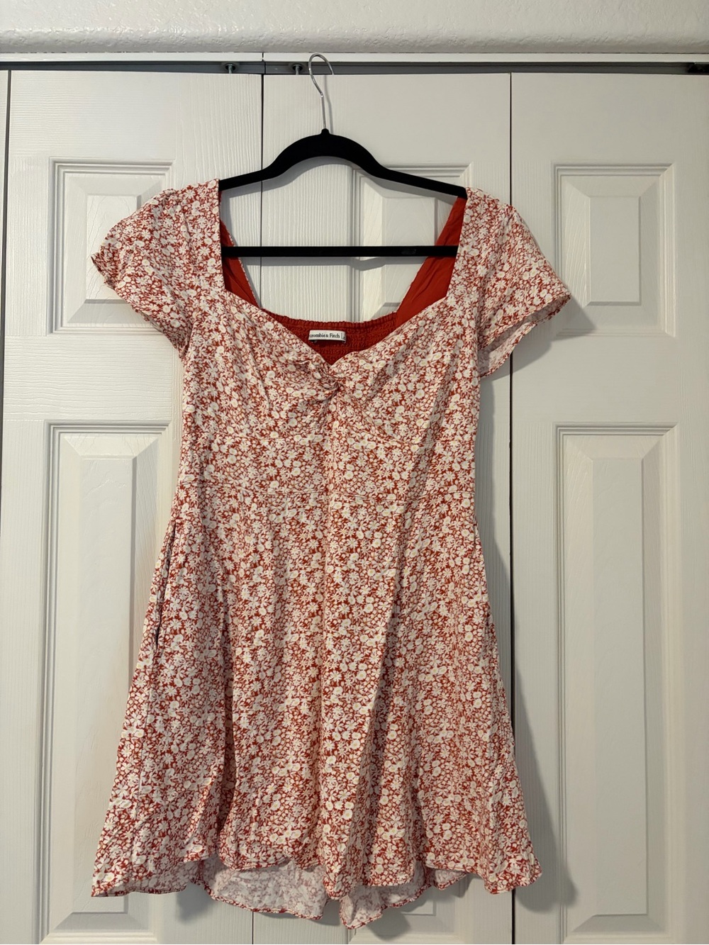 Abercrombie & Fitch Knot Front Dress red & white floral print pockets sz Medium